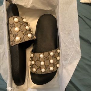 New Gucci Women's GG Supreme Slides With Pearls